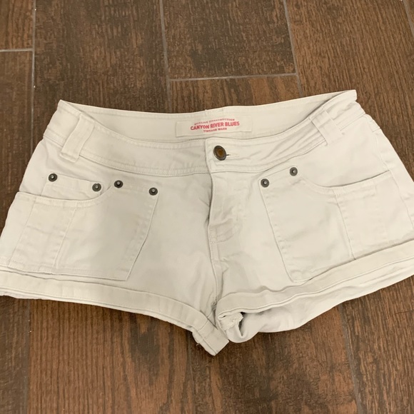 Shorts - Picture 3 of 4